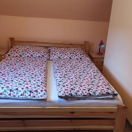 Chaty Pod Knizeci, Trojanovice Buitenkant foto